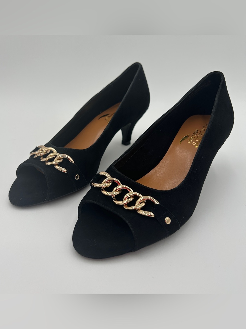 AEROSOLES HEELREST Made Of Honor BLACK SUEDE PUMP w Gold Chain Accent 8.5 M_New